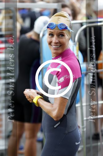 Amsterdam 6 september 2015
ALS Amsterdam City Swim in de grachten van Amsterdam met veel bekende nederlanders.
Mariska Bauer met Frans en zonen Christiaan en Jan