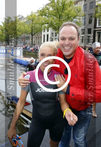 Amsterdam 6 september 2015
ALS Amsterdam City Swim in de grachten van Amsterdam met veel bekende nederlanders.
Mariska Bauer met Frans en zonen Christiaan en Jan