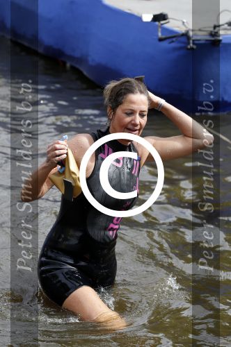 Amsterdam 6 september 2015
ALS Amsterdam City Swim in de grachten van Amsterdam met veel bekende nederlanders.
Mariska Hulscher kwam met vriend Toon en zijn kinderen