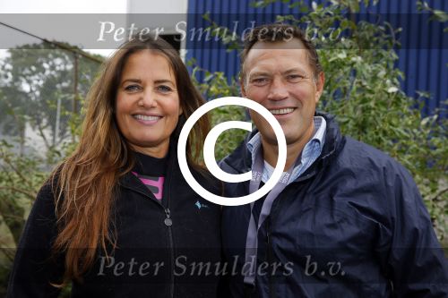 Amsterdam 6 september 2015
ALS Amsterdam City Swim in de grachten van Amsterdam met veel bekende nederlanders.
Mariska Hulscher kwam met vriend Toon en zijn kinderen