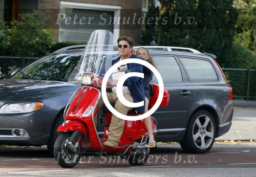 Amsterdam 26 augustus 2015 
Martijn Krabbe met dochter Jasmijn op zijn vespa scooter