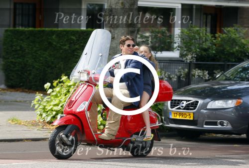 Amsterdam 26 augustus 2015 
Martijn Krabbe met dochter Jasmijn op zijn vespa scooter