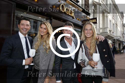 Amsterdam 3 september 2015
Opening verbouwde pc hooftstraat. Martijn Lusink met vriendin en Sander Lusink met kennis