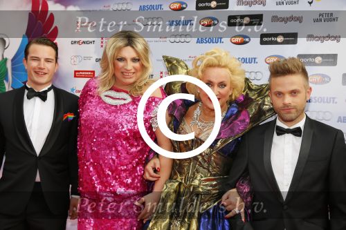 Amsterdam 29 juni 2015
Rainbow awards in Tuschinski.
Mayday en Karin Bloemen