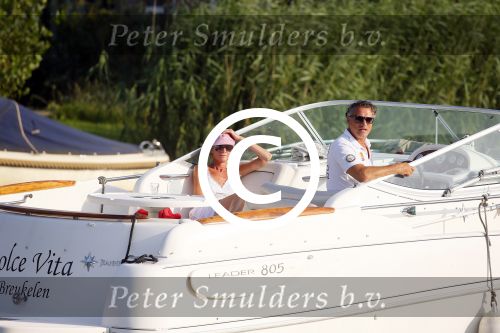 Nigtevecht 13 augustus 2015
Jurgen Smit en Milika Peterzon varen met hun boot en hond op de vecht.