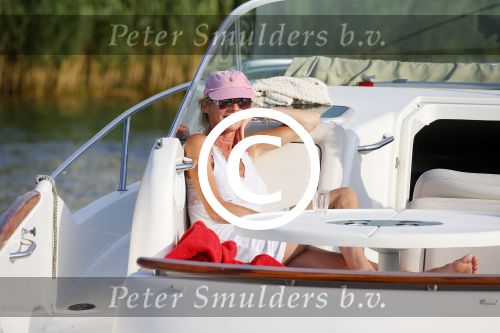 Nigtevecht 13 augustus 2015
Jurgen Smit en Milika Peterzon varen met hun boot en hond op de vecht.