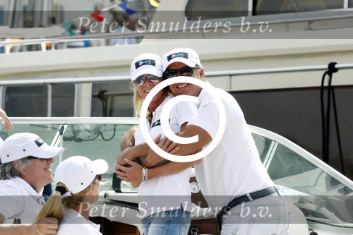 Amsterdam 19 augustus 2015
Milika Peterzon en Jurgen Smit met vrienden op de boot tijdens Sail 2015