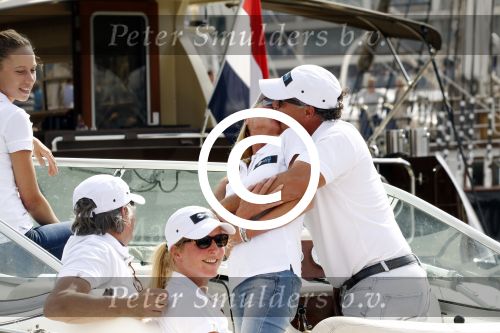 Amsterdam 19 augustus 2015
Milika Peterzon en Jurgen Smit met vrienden op de boot tijdens Sail 2015