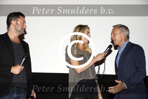 Amsterdam 19 augustus 2015 
Presentatie Expeditie Robinson deelnemers bij de westergasfabriek.. Sharon Doorson, Tim Douwsma, Marian Mudder, Teske de Schepper, Oscar Aerts, Sander Janson, Amara Onwuka, Elle Bandita, Kim Lammers, Kees van der Spek, Wietze de Jager, Klaas van der Eerden, Danny Ghosen, Sandra van Nieuwland, Anna Speller en Jaap Jongbloed met presentatoren Nicolette Kluijver en Dennis Weening