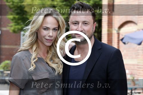 Amsterdam 19 augustus 2015 
Presentatie Expeditie Robinson deelnemers bij de westergasfabriek.. Sharon Doorson, Tim Douwsma, Marian Mudder, Teske de Schepper, Oscar Aerts, Sander Janson, Amara Onwuka, Elle Bandita, Kim Lammers, Kees van der Spek, Wietze de Jager, Klaas van der Eerden, Danny Ghosen, Sandra van Nieuwland, Anna Speller en Jaap Jongbloed met presentatoren Nicolette Kluijver en Dennis Weening