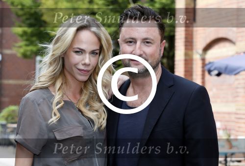 Amsterdam 19 augustus 2015 
Presentatie Expeditie Robinson deelnemers bij de westergasfabriek.. Sharon Doorson, Tim Douwsma, Marian Mudder, Teske de Schepper, Oscar Aerts, Sander Janson, Amara Onwuka, Elle Bandita, Kim Lammers, Kees van der Spek, Wietze de Jager, Klaas van der Eerden, Danny Ghosen, Sandra van Nieuwland, Anna Speller en Jaap Jongbloed met presentatoren Nicolette Kluijver en Dennis Weening