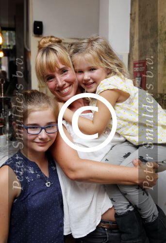 Amsterdam 31 augustus 2015 
Boekpresentatie Peter Romer , Super Nova. Peter met zijn vrouw dochter Nynke en zoon en kleinkinderen