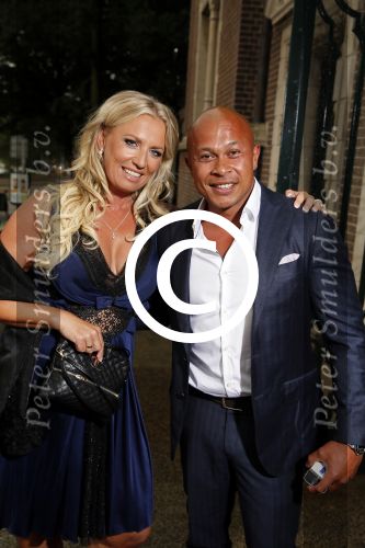 Amsterdam 31 augustus 2015 
Premiere meiden van de herengracht in het tropenmuseum. Oswin Beingsick met Margretha v d Laar