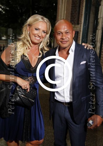 Amsterdam 31 augustus 2015 
Premiere meiden van de herengracht in het tropenmuseum. Oswin Beingsick met Margretha v d Laar