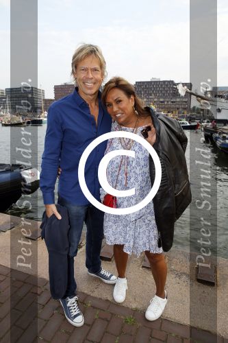 Amsterdam 19 augustus 2015 
Div bn ers eten bij restaurant op brug bij sail. Patty Brard met Antoine