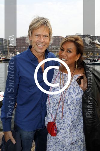 Amsterdam 19 augustus 2015 
Div bn ers eten bij restaurant op brug bij sail. Patty Brard met Antoine