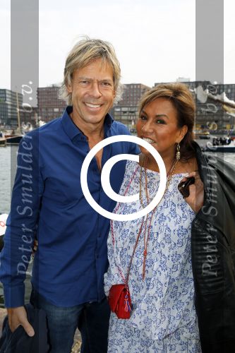 Amsterdam 19 augustus 2015 
Div bn ers eten bij restaurant op brug bij sail. Patty Brard met Antoine