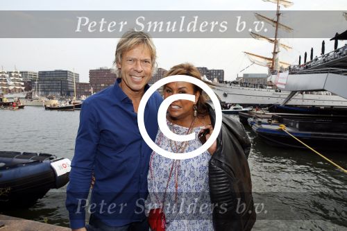 Amsterdam 19 augustus 2015 
Div bn ers eten bij restaurant op brug bij sail. Patty Brard met Antoine