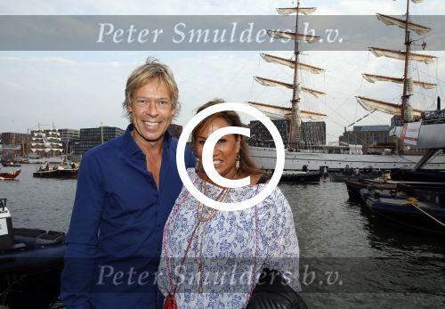 Amsterdam 19 augustus 2015 
Div bn ers eten bij restaurant op brug bij sail. Patty Brard met Antoine