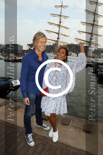 Amsterdam 19 augustus 2015 
Div bn ers eten bij restaurant op brug bij sail. Patty Brard met Antoine