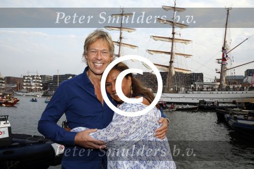 Amsterdam 19 augustus 2015 
Div bn ers eten bij restaurant op brug bij sail. Patty Brard met Antoine