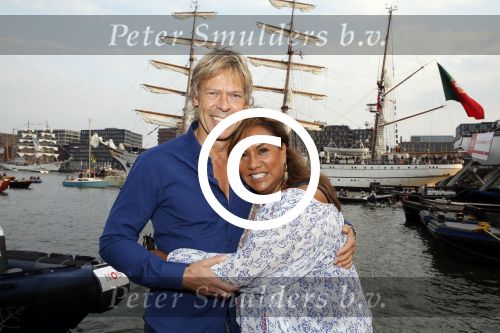 Amsterdam 19 augustus 2015 
Div bn ers eten bij restaurant op brug bij sail. Patty Brard met Antoine