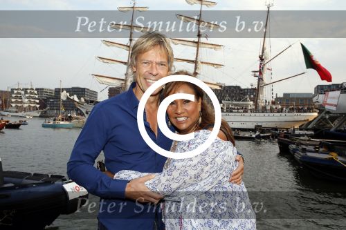 Amsterdam 19 augustus 2015 
Div bn ers eten bij restaurant op brug bij sail. Patty Brard met Antoine