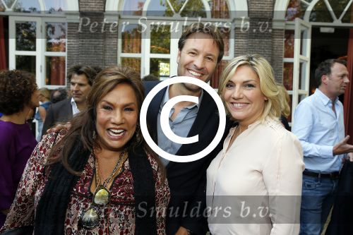 Amsterdam 20 augustus 2015
Winterpresentatie SBS6 in artis. Patty Brard met K3 Gallyon v Vessem en Viktor Brand
