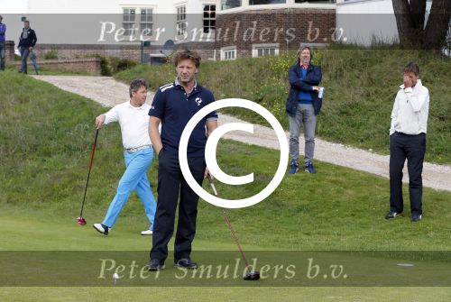 Zandvoort 5 september 2015
 
Op zaterdag 5 september zal traditiegetrouw de Charity Challenge van het KLM Open plaatsvinden op de Kennemer G&CC. Bekende Nederlanders spelen met genodigden van partners en sponsoren van het KLM Open voor het goede doel, UNICEF. Onder de deelnemende BNâ€™ers bevinden zich Jeroen Rietbergen, Bryan Roy, Daan Slooter, , Winston Gerschtanowitz Ties Kruize, Willem van Hanegem, Elsemieke Havenga, Ferry Maat, Jan Lammers, Toine van Peperstraten,Peter Paul Muller,  Ed de Goey, Floris Jan Bovelander en Willy van de Kerkhof en Nicolien Sauerbrei