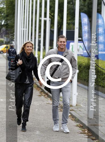 Amsterdam 6 september 2015
ALS Amsterdam City Swim in de grachten van Amsterdam met veel bekende nederlanders.
Pieter v d Hoogenband kwam samen met zijn vriendin Marie Jose Crooijmans