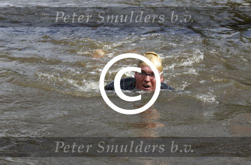 Amsterdam 6 september 2015
ALS Amsterdam City Swim in de grachten van Amsterdam met veel bekende nederlanders.
Pieter v d Hoogenband kwam samen met zijn vriendin Marie Jose Crooijmans