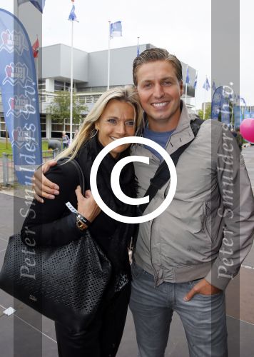 Amsterdam 6 september 2015
ALS Amsterdam City Swim in de grachten van Amsterdam met veel bekende nederlanders.
Pieter v d Hoogenband kwam samen met zijn vriendin Marie Jose Crooijmans