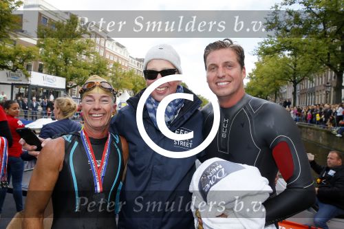 Amsterdam 6 september 2015
ALS Amsterdam City Swim in de grachten van Amsterdam met veel bekende nederlanders.
Pieter v d Hoogenband kwam samen met zijn vriendin Marie Jose Crooijmans