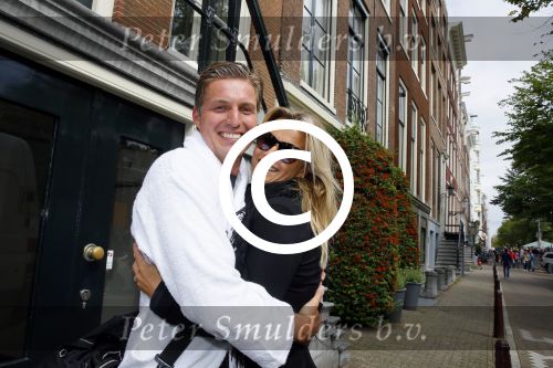 Amsterdam 6 september 2015
ALS Amsterdam City Swim in de grachten van Amsterdam met veel bekende nederlanders.
Pieter v d Hoogenband kwam samen met zijn vriendin Marie Jose Crooijmans