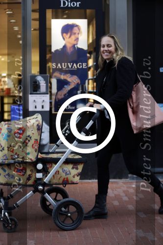 Amsterdam 7 september 2015
Regina Romeijn achter de kinderwagen