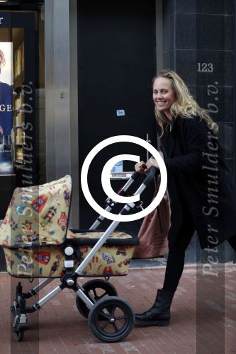 Amsterdam 7 september 2015
Regina Romeijn achter de kinderwagen