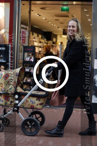 Amsterdam 7 september 2015
Regina Romeijn achter de kinderwagen
