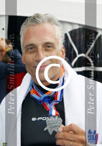 Amsterdam 6 september 2015
ALS Amsterdam City Swim in de grachten van Amsterdam met veel bekende nederlanders.
Robert Schoemacher