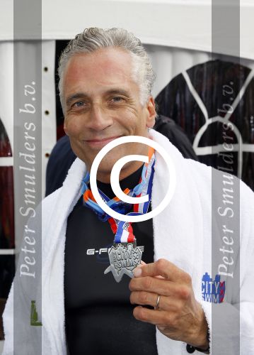 Amsterdam 6 september 2015
ALS Amsterdam City Swim in de grachten van Amsterdam met veel bekende nederlanders.
Robert Schoemacher