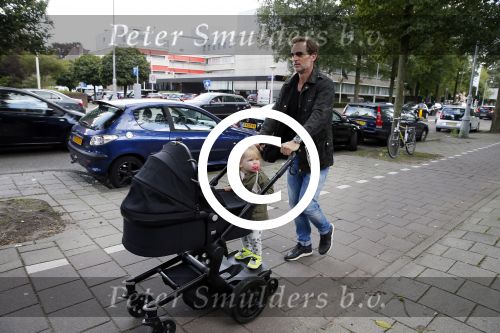 Amsterdam 1 september 2015 
Ronald de Boer met dochter achter de kinderwagen