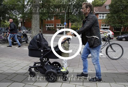 Amsterdam 1 september 2015 
Ronald de Boer met dochter achter de kinderwagen