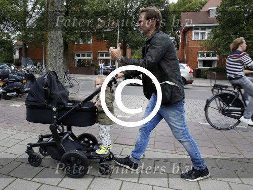 Amsterdam 1 september 2015 
Ronald de Boer met dochter achter de kinderwagen