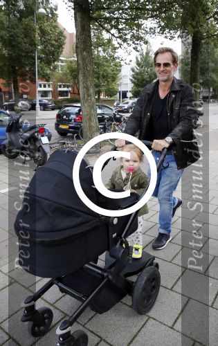 Amsterdam 1 september 2015 
Ronald de Boer met dochter achter de kinderwagen