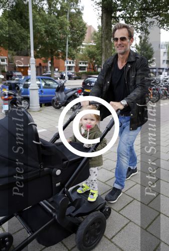 Amsterdam 1 september 2015 
Ronald de Boer met dochter achter de kinderwagen