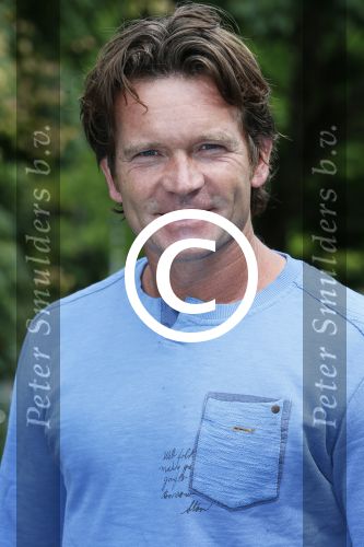 Amsterdam 19 augustus 2015 
Presentatie Expeditie Robinson deelnemers bij de westergasfabriek.. Sharon Doorson, Tim Douwsma, Marian Mudder, Teske de Schepper, Oscar Aerts, Sander Janson, Amara Onwuka, Elle Bandita, Kim Lammers, Kees van der Spek, Wietze de Jager, Klaas van der Eerden, Danny Ghosen, Sandra van Nieuwland, Anna Speller en Jaap Jongbloed met presentatoren Nicolette Kluijver en Dennis Weening