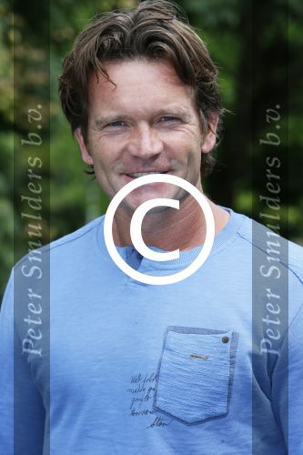 Amsterdam 19 augustus 2015 
Presentatie Expeditie Robinson deelnemers bij de westergasfabriek.. Sharon Doorson, Tim Douwsma, Marian Mudder, Teske de Schepper, Oscar Aerts, Sander Janson, Amara Onwuka, Elle Bandita, Kim Lammers, Kees van der Spek, Wietze de Jager, Klaas van der Eerden, Danny Ghosen, Sandra van Nieuwland, Anna Speller en Jaap Jongbloed met presentatoren Nicolette Kluijver en Dennis Weening