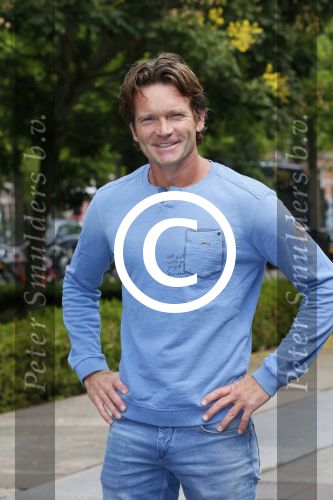 Amsterdam 19 augustus 2015 
Presentatie Expeditie Robinson deelnemers bij de westergasfabriek.. Sharon Doorson, Tim Douwsma, Marian Mudder, Teske de Schepper, Oscar Aerts, Sander Janson, Amara Onwuka, Elle Bandita, Kim Lammers, Kees van der Spek, Wietze de Jager, Klaas van der Eerden, Danny Ghosen, Sandra van Nieuwland, Anna Speller en Jaap Jongbloed met presentatoren Nicolette Kluijver en Dennis Weening