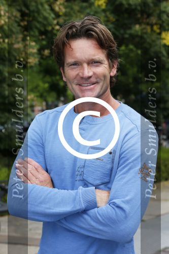 Amsterdam 19 augustus 2015 
Presentatie Expeditie Robinson deelnemers bij de westergasfabriek.. Sharon Doorson, Tim Douwsma, Marian Mudder, Teske de Schepper, Oscar Aerts, Sander Janson, Amara Onwuka, Elle Bandita, Kim Lammers, Kees van der Spek, Wietze de Jager, Klaas van der Eerden, Danny Ghosen, Sandra van Nieuwland, Anna Speller en Jaap Jongbloed met presentatoren Nicolette Kluijver en Dennis Weening