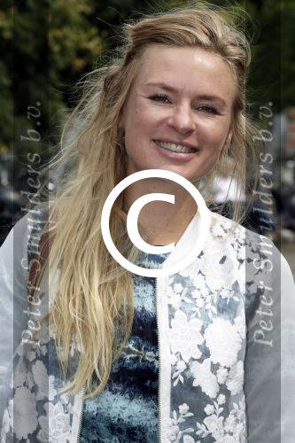 Amsterdam 19 augustus 2015 
Presentatie Expeditie Robinson deelnemers bij de westergasfabriek.. Sharon Doorson, Tim Douwsma, Marian Mudder, Teske de Schepper, Oscar Aerts, Sander Janson, Amara Onwuka, Elle Bandita, Kim Lammers, Kees van der Spek, Wietze de Jager, Klaas van der Eerden, Danny Ghosen, Sandra van Nieuwland, Anna Speller en Jaap Jongbloed met presentatoren Nicolette Kluijver en Dennis Weening
