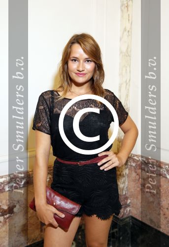 Amsterdam 31 augustus 2015 
Premiere meiden van de herengracht in het tropenmuseum. Sanne Langelaar met vriend